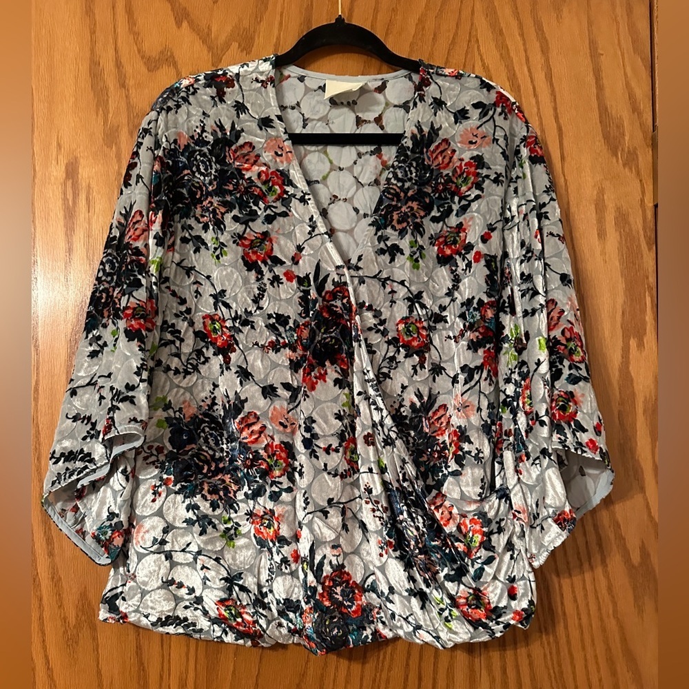 Maeve Kimono Sleeve Velvet Blouse - Picture 4 of 12